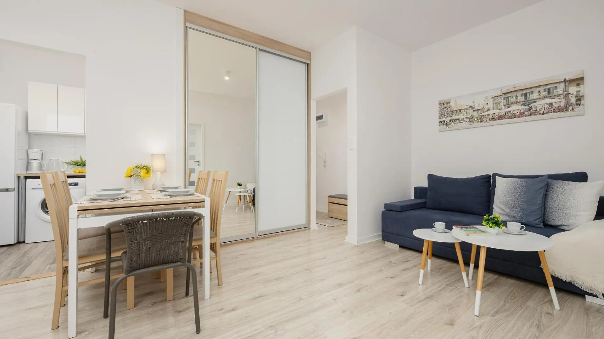 Bright Apartment In Warsaw Center With Two Bedrooms And Balcony By Noclegi Renters