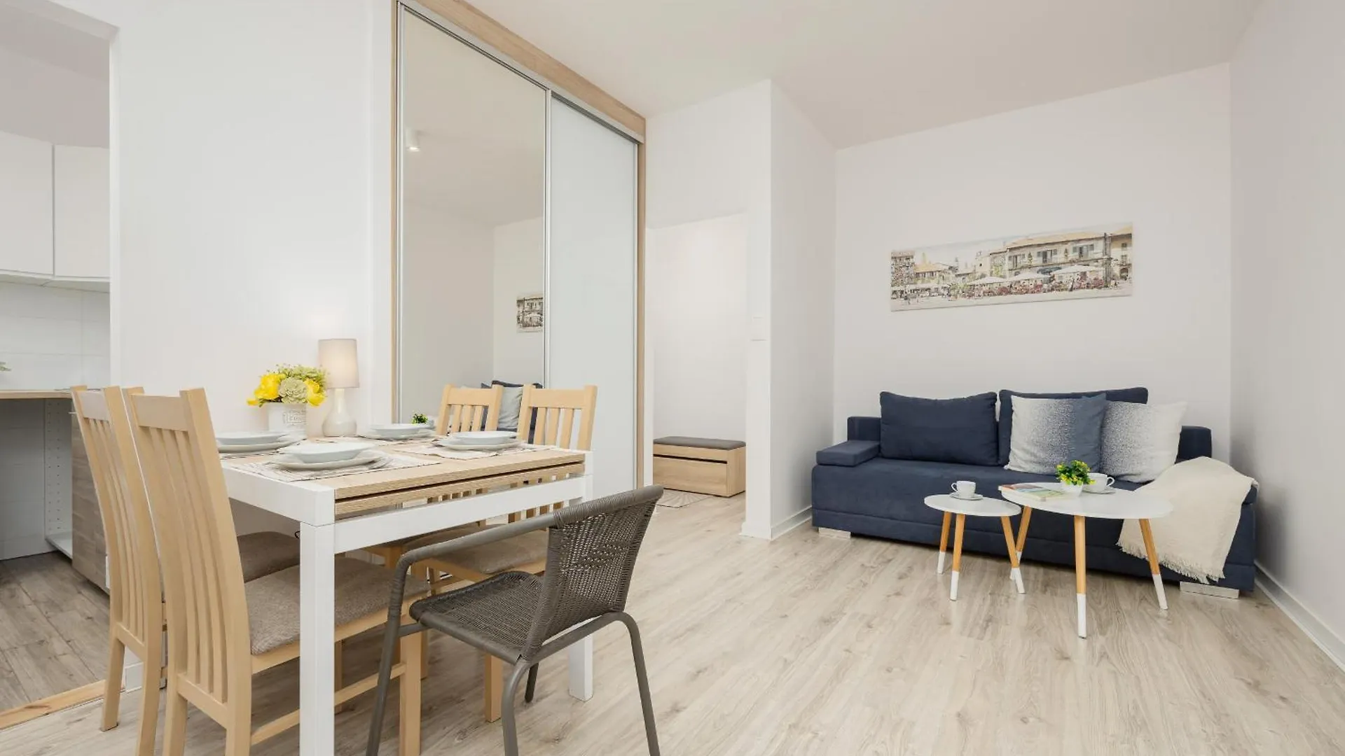 Bright Apartment In Warsaw Center With Two Bedrooms And Balcony By Noclegi Renters 0*,