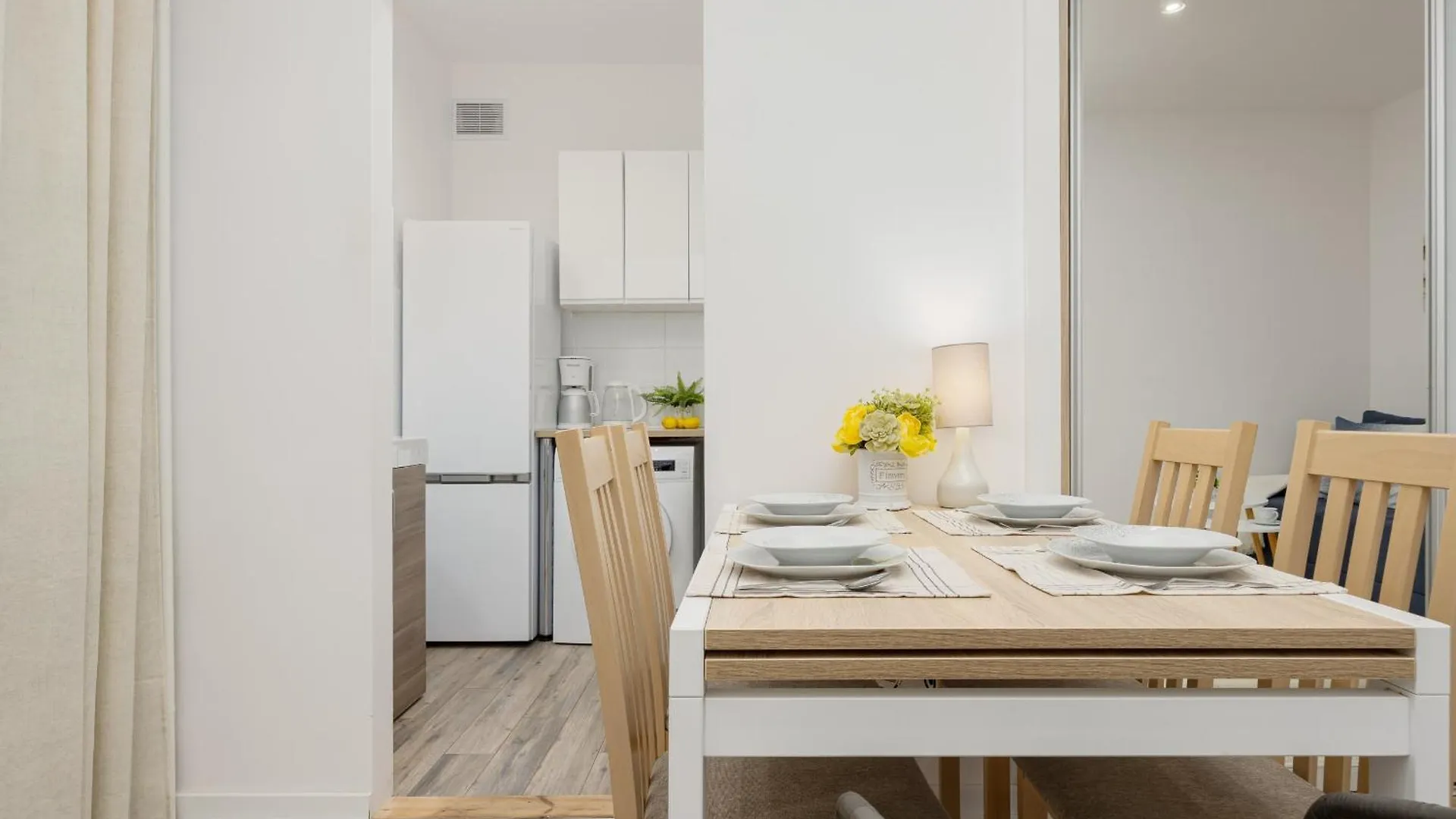 Bright Apartment In Warsaw Center With Two Bedrooms And Balcony By Noclegi Renters