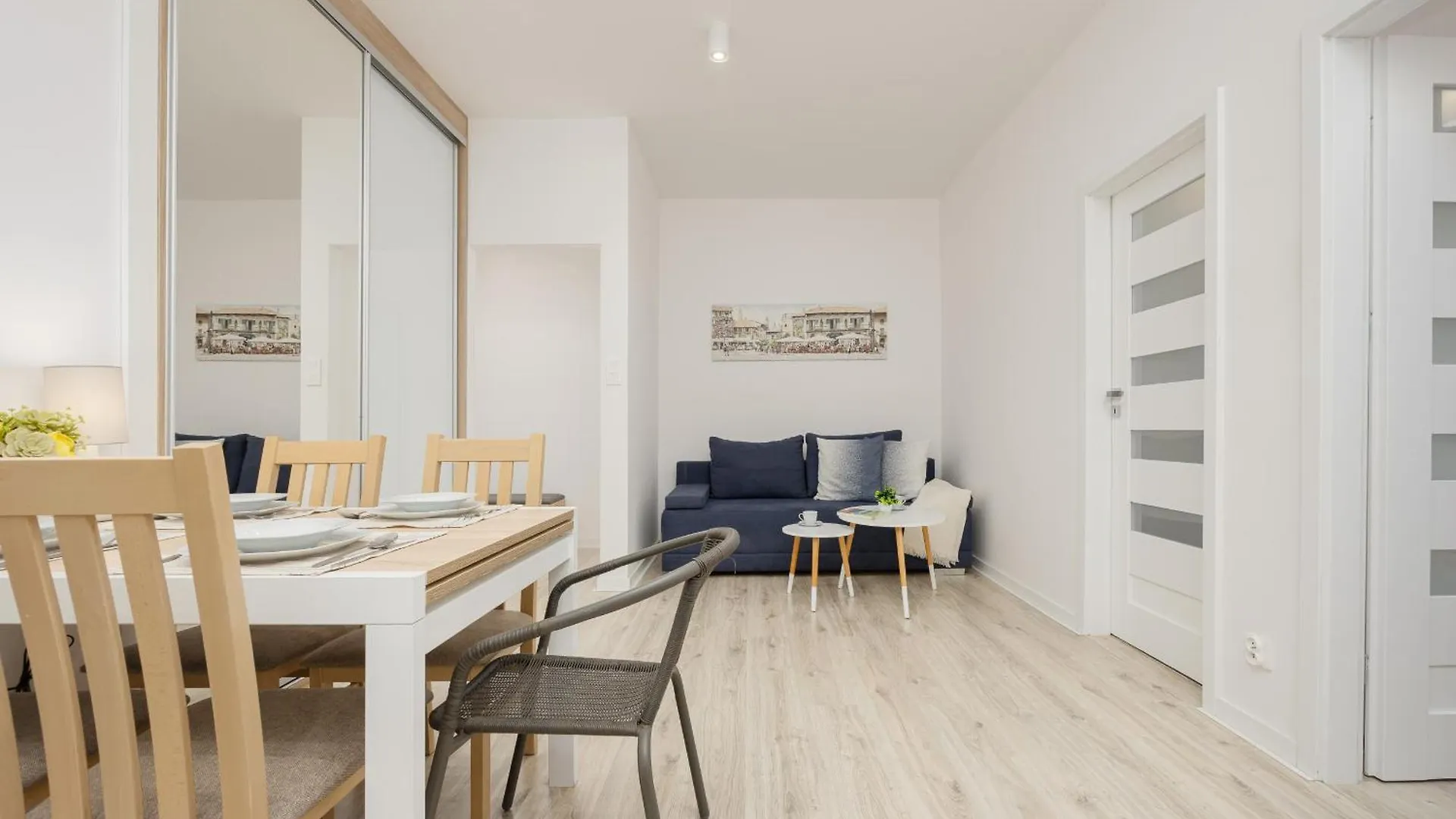 Bright Apartment In Warsaw Center With Two Bedrooms And Balcony By Noclegi Renters
