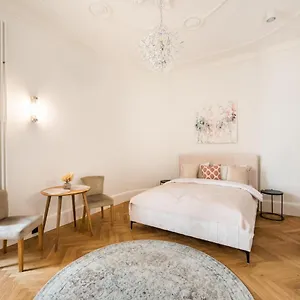  Apartment Premium Center
